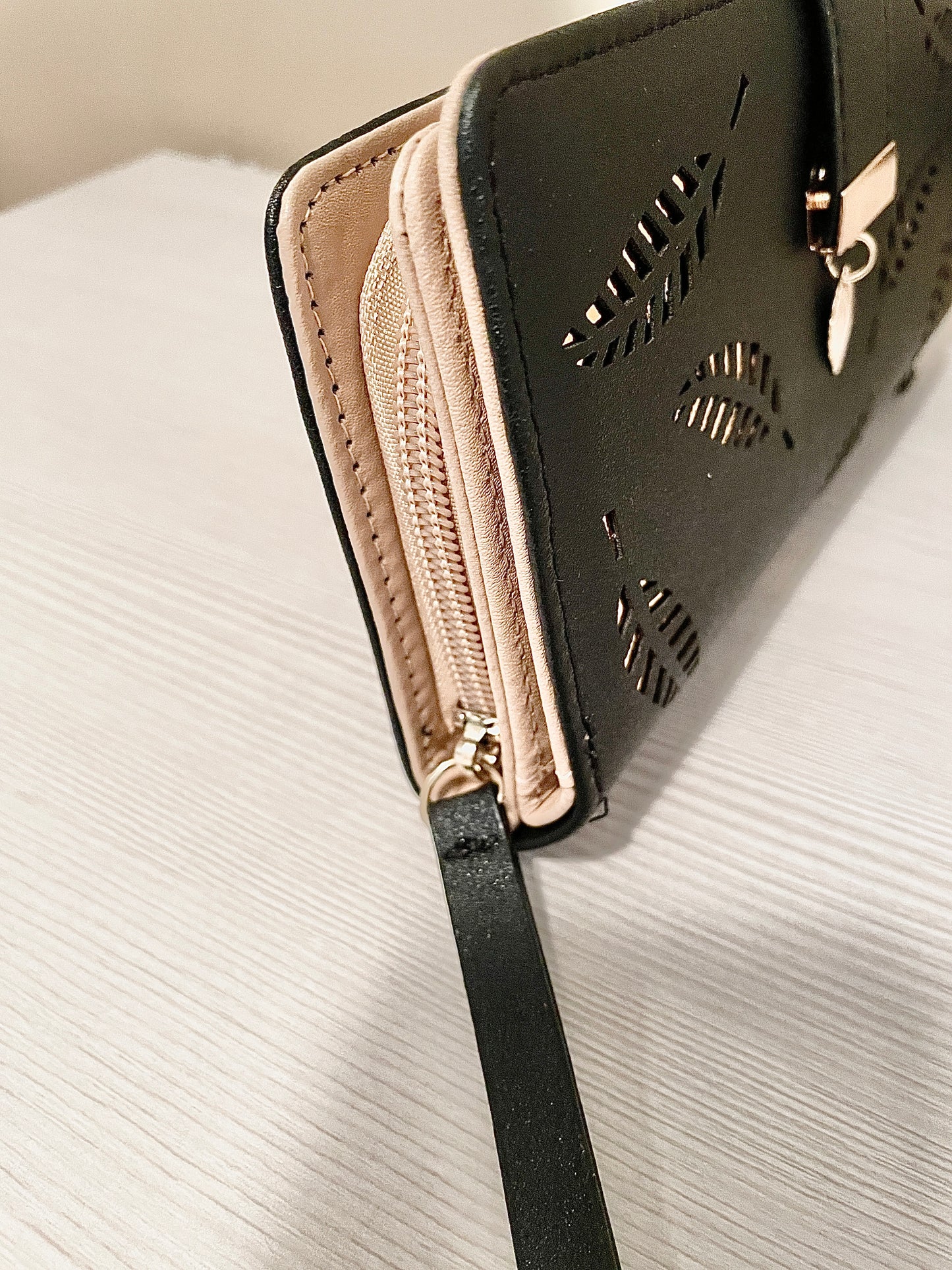 Black and tan wallet